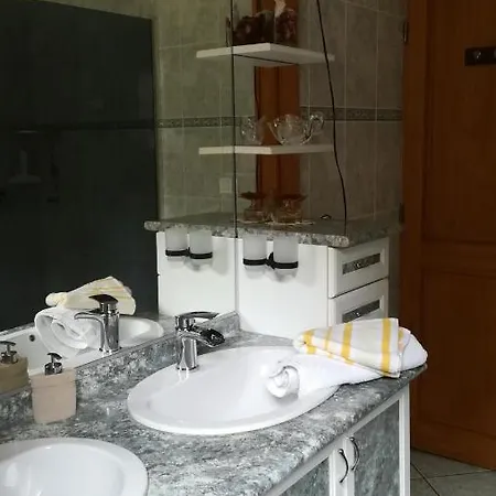 فندق مبيت وإفطار D'hotes Chez Dumitra